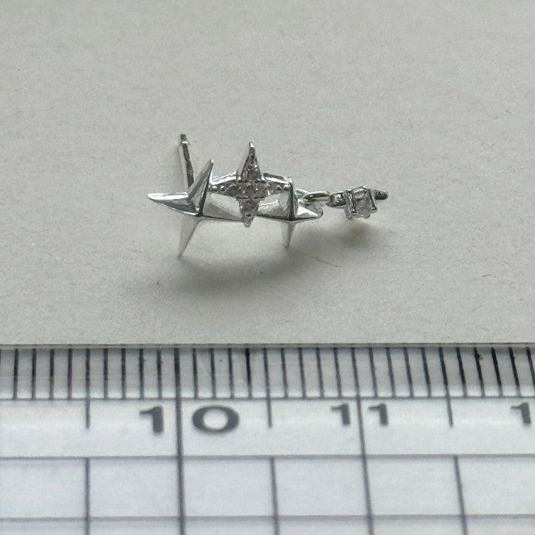 Discover the mesmerizing E30 Galaxy Drop Earrings in exquisite 925 silver. Cosmic-inspired drops with sparkling crystals evoke starry nights, offering ethereal elegance and versatile glamour for any occasion.
#E30Earrings #GalaxyDropEarrings #925SilverJewelry #CrystalDropEarrings #FashionJewelry #EtherealEarrings #StarryEarrings #SilverDrops #LuxuryAccessories #StatementJewelry
#E30耳環 #銀河滴形耳環 #925銀飾 #水晶滴耳環 #時尚珠寶 #空靈耳環 #星空耳環 #銀滴耳環 #奢華配件 #造型珠寶