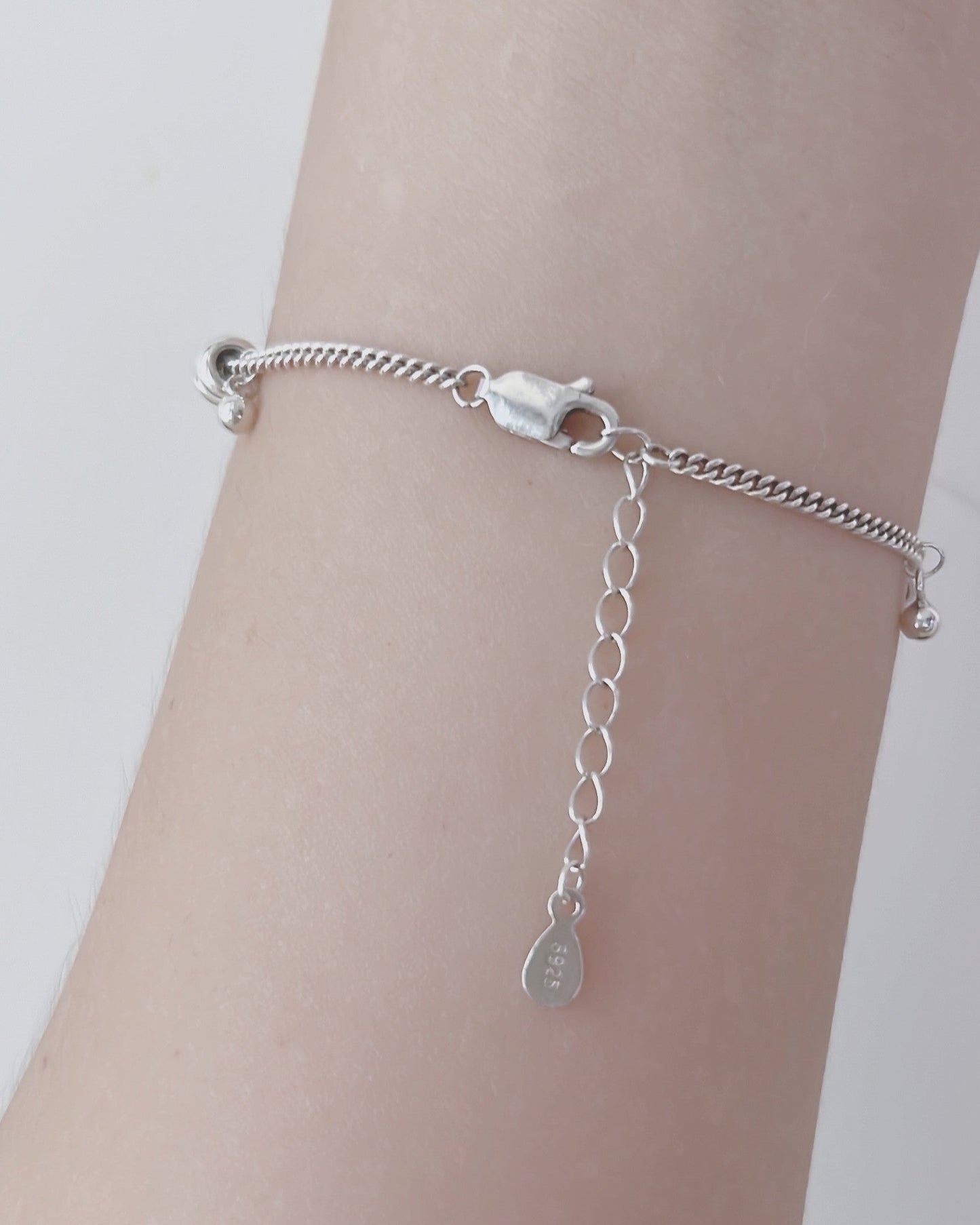 925 sterling silver bracelet, pure silver chain bracelet, sterling silver bangle women, 925 silver charm bracelet, minimalist silver bracelet, hypoallergenic 925 bracelet, fine silver bracelet 925, sterling silver cuff bracelet, 925 silver link bracelet, authentic 925 sterling silver bracelet, 925純銀手鏈, 純銀手鏈女, S925銀手鐲, 防敏925銀鏈, 極簡純銀手鏈, 正品925純銀手鏈, 925銀吊飾手鏈, 純銀開口手鐲, 925銀手鏈細款, 純銀手腕鏈