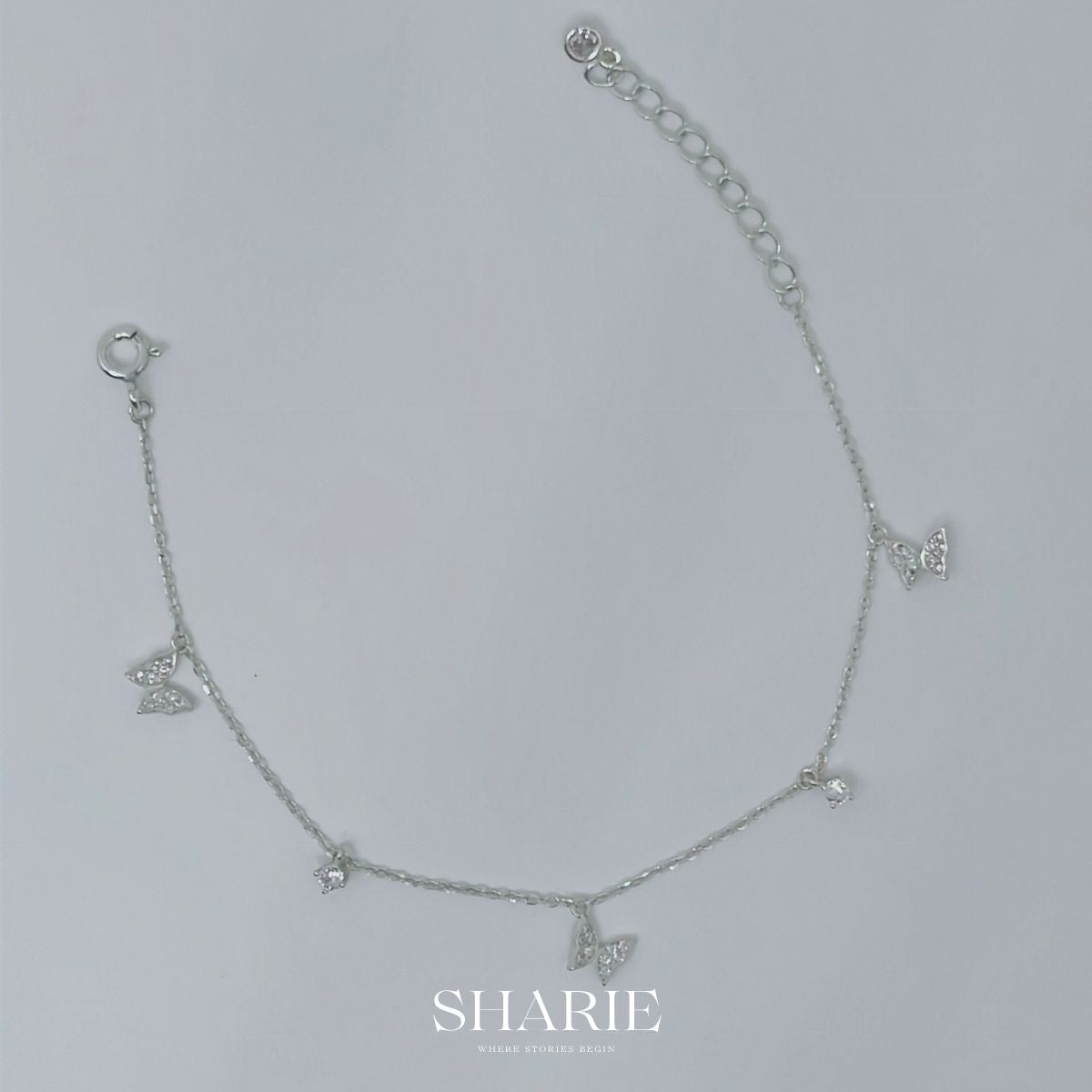Discover the enchanting PB0007 Butterfly with Stars Bracelet in premium 925 silver. Graceful butterfly motifs adorned with twinkling star accents evoke celestial whimsy, blending ethereal elegance and timeless charm for everyday luxury and layered sophistication.
#PB0007Bracelet #ButterflyStarsBracelet #925SilverJewelry #CelestialBracelet #StarButterfly #FashionJewelry #SilverBracelet #LuxuryAccessories #ElegantBracelet #WhimsicalDesign
#PB0007手鐲 #蝴蝶星星手鐲 #925銀飾 #天體手鐲 #星星蝴蝶 #時尚珠寶 #銀手鐲 #奢華配件 #優雅手鐲 #奇幻設計