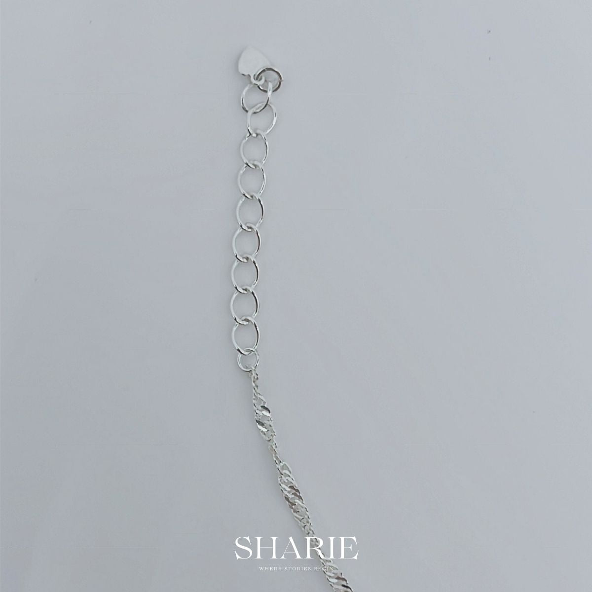 Discover the graceful PB0011 Ballet Butterfly Bracelet in premium 925 silver. Delicate butterfly motifs flutter with ethereal poise, blending whimsical elegance and timeless charm for everyday sophistication and layered luxury.
#PB0011Bracelet #BalletButterflyBracelet #925SilverJewelry #ButterflyBracelet #FashionBracelet #ElegantSilver #WhimsicalJewelry #LuxuryAccessories #StatementBracelet #NatureInspired
#PB0011手鐲 #芭蕾蝴蝶手鐲 #925銀飾 #蝴蝶手鐲 #時尚手鐲 #優雅銀飾 #奇幻珠寶 #奢華配件 #造型手鐲 #自然靈感