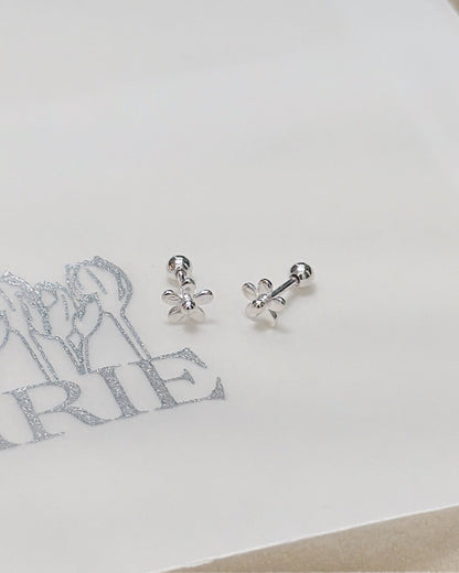 #665 | Small Daisy Piercing - Screw-back | 925 Silver