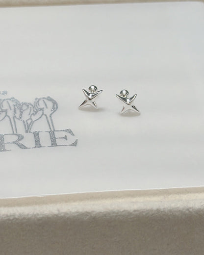 #668 | Cross Star Piercing - Screw-back | 925 Silver