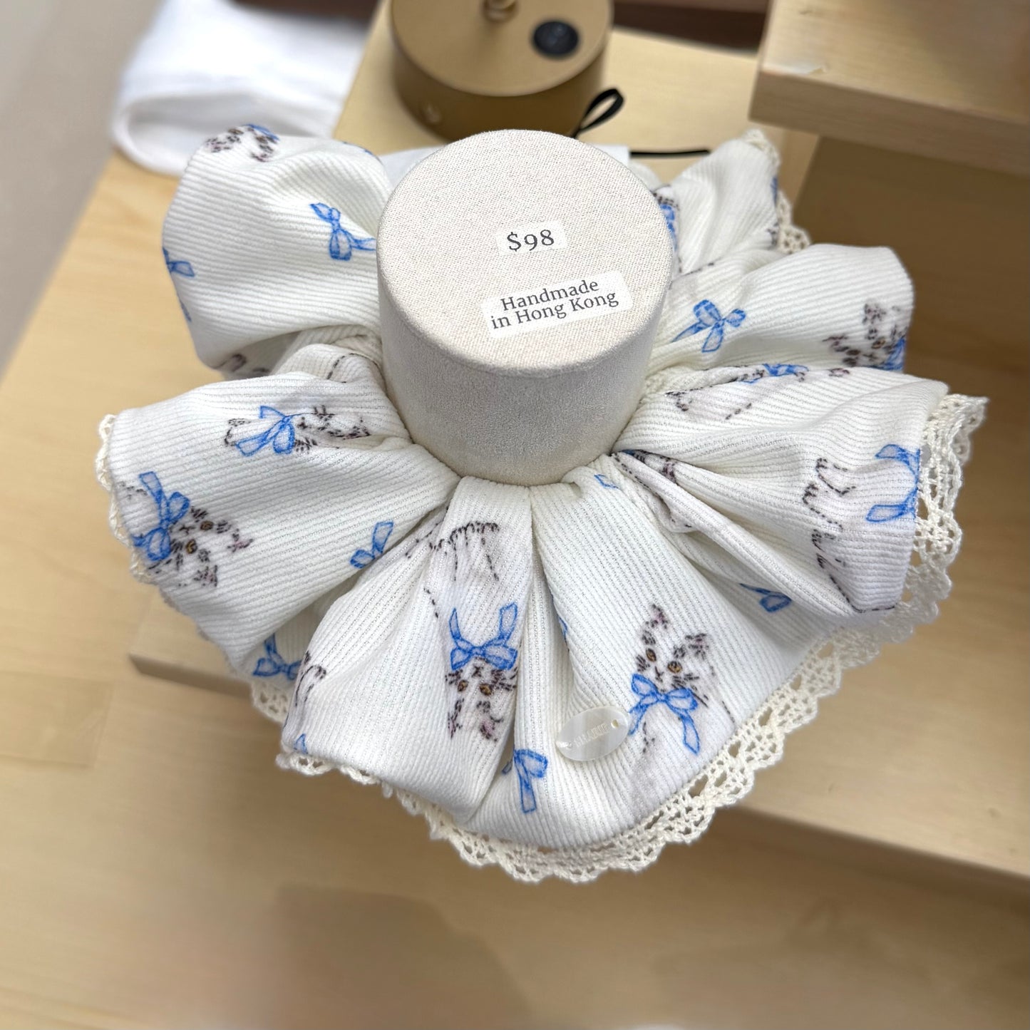 F1 | 燈芯絨白色貓貓 | 髮圈 Scrunchie | DOBIBEAU