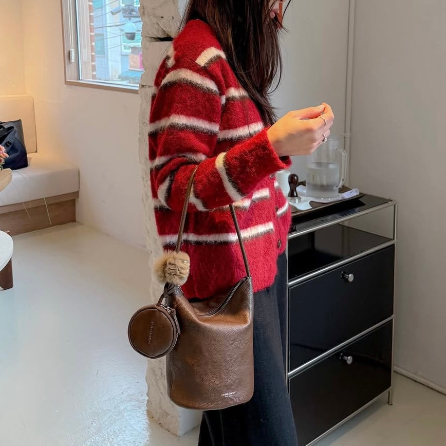 leather bag, bucket bag, cowhide bag, bucks and leather, coin bag, genuine leather bag, made in korea, bag from korea, 韓國製造，韓國真皮袋，韓國設計師品牌，牛皮袋，媽咪袋，mommy bag