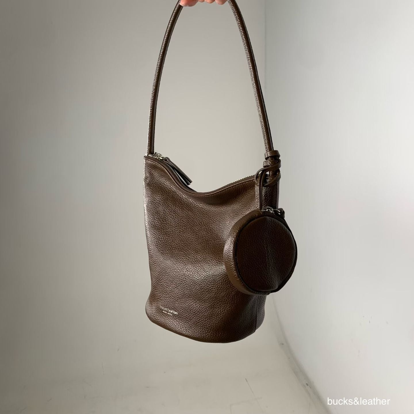 leather bag, bucket bag, cowhide bag, bucks and leather, coin bag, genuine leather bag, made in korea, bag from korea, 韓國製造，韓國真皮袋，韓國設計師品牌，牛皮袋，媽咪袋，mommy bag
