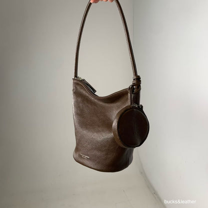 leather bag, bucket bag, cowhide bag, bucks and leather, coin bag, genuine leather bag, made in korea, bag from korea, 韓國製造，韓國真皮袋，韓國設計師品牌，牛皮袋，媽咪袋，mommy bag