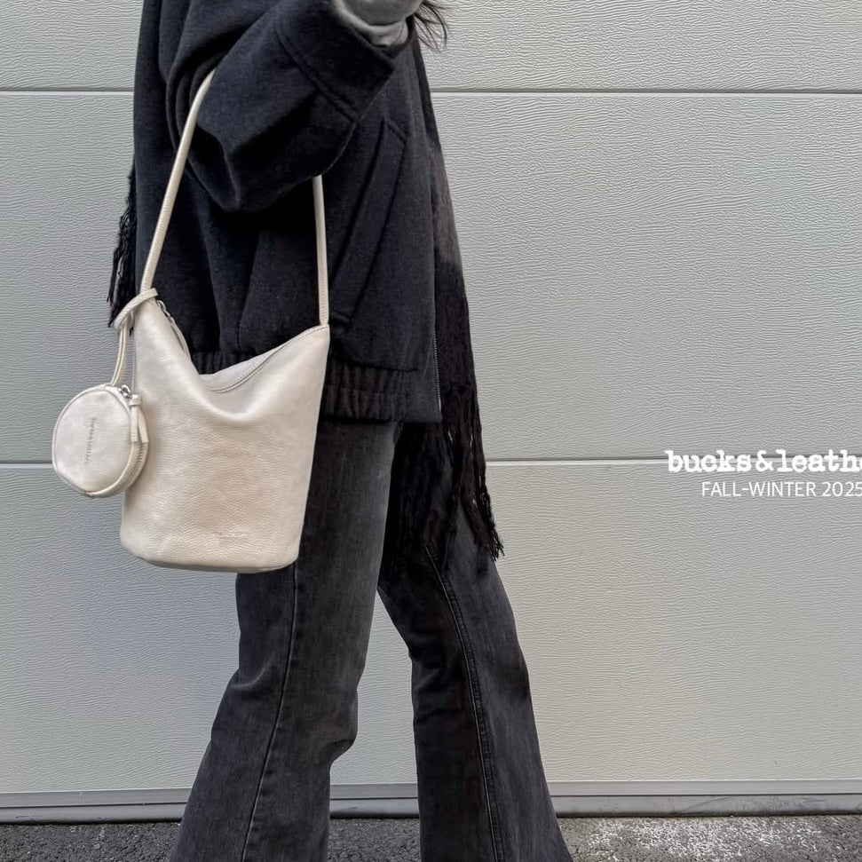 leather bag, bucket bag, cowhide bag, bucks and leather, coin bag, genuine leather bag, made in korea, bag from korea, 韓國製造，韓國真皮袋，韓國設計師品牌，牛皮袋，媽咪袋，mommy bag