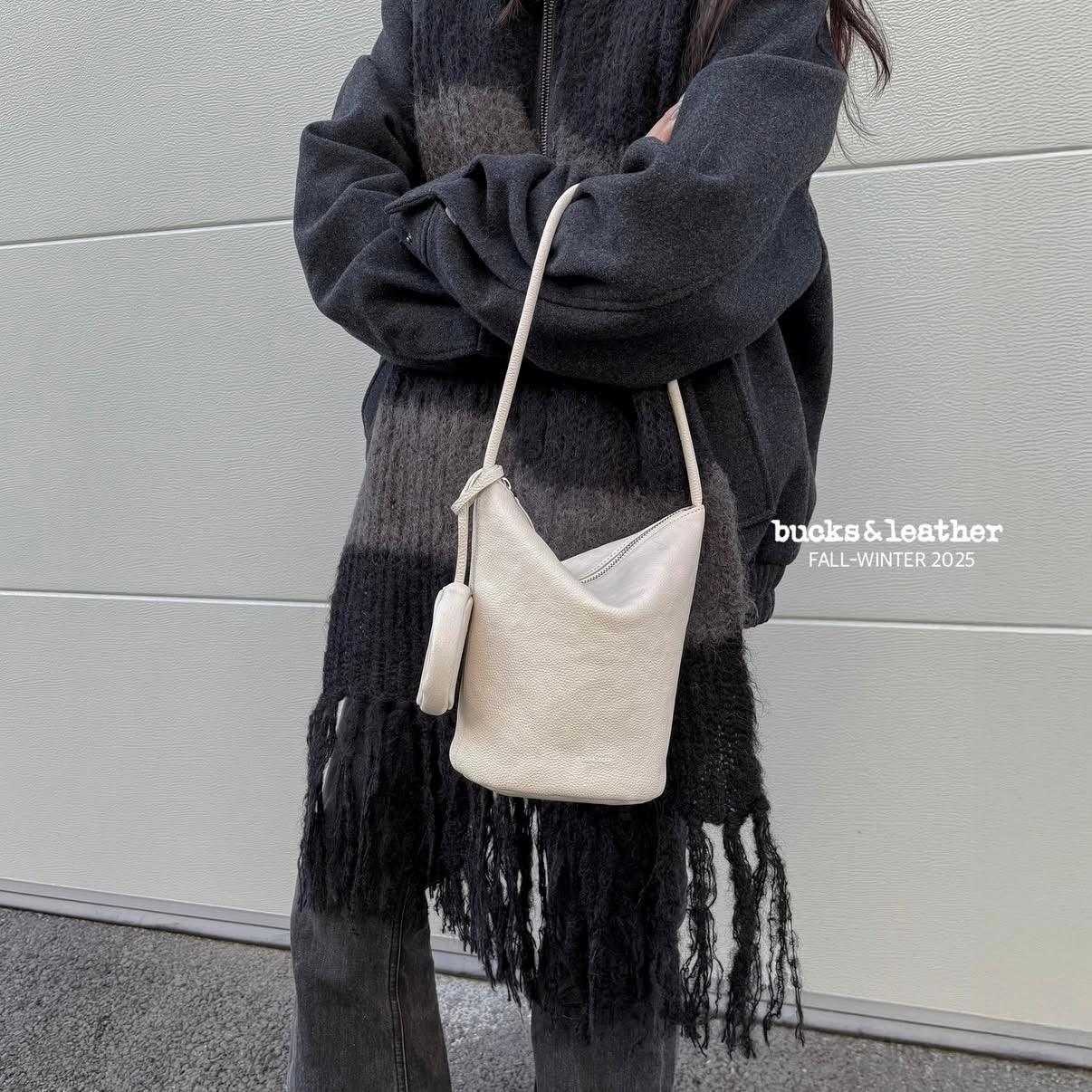 leather bag, bucket bag, cowhide bag, bucks and leather, coin bag, genuine leather bag, made in korea, bag from korea, 韓國製造，韓國真皮袋，韓國設計師品牌，牛皮袋，媽咪袋，mommy bag