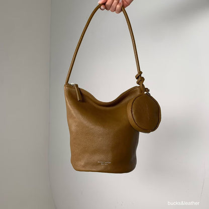 leather bag, bucket bag, cowhide bag, bucks and leather, coin bag, genuine leather bag, made in korea, bag from korea, 韓國製造，韓國真皮袋，韓國設計師品牌，牛皮袋，媽咪袋，mommy bag