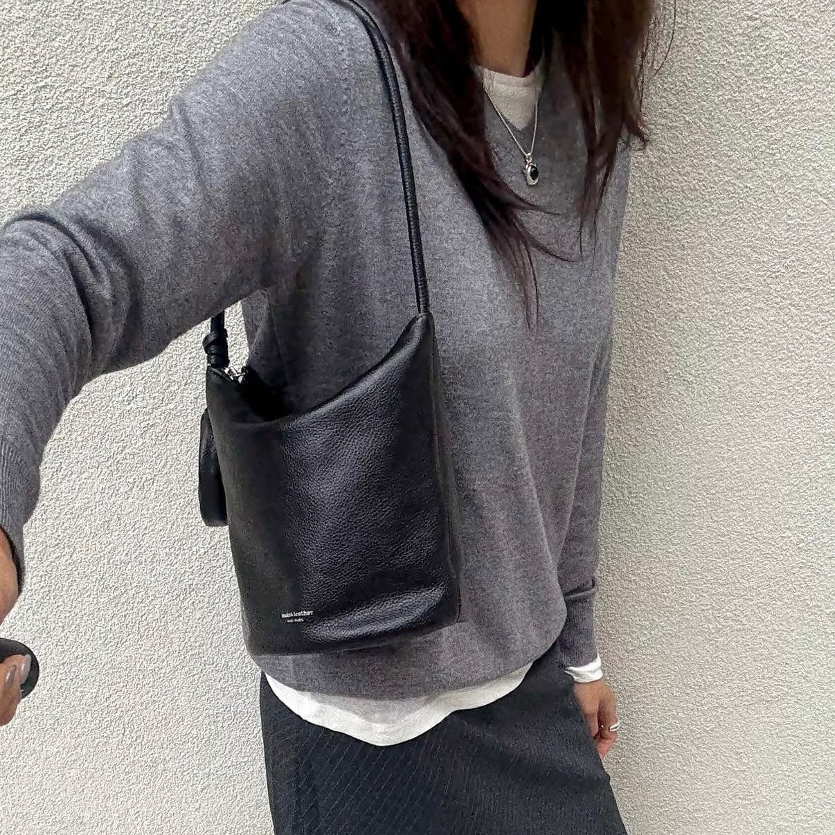 leather bag, bucket bag, cowhide bag, bucks and leather, coin bag, genuine leather bag, made in korea, bag from korea, 韓國製造，韓國真皮袋，韓國設計師品牌，牛皮袋，媽咪袋，mommy bag