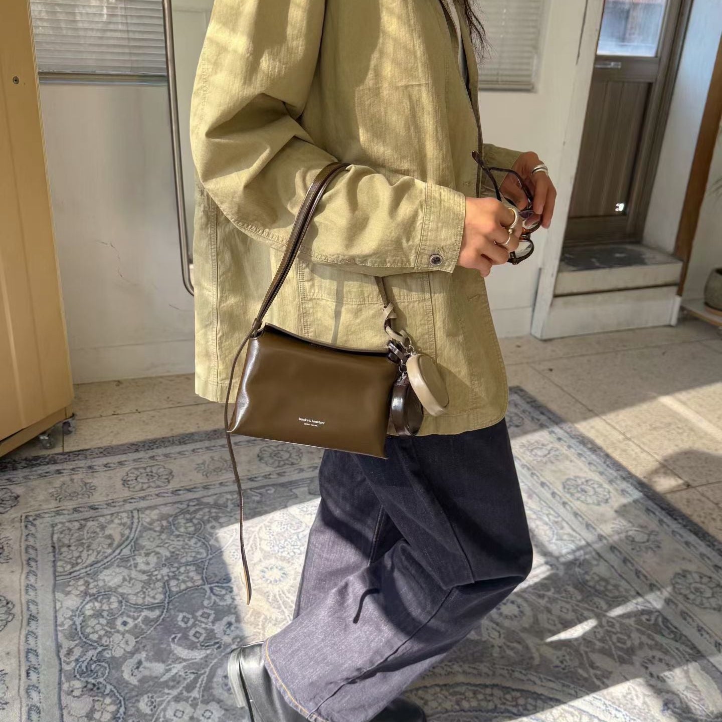 leather bag, hobo bag, cowhide bag, bucks and leather, coin bag, genuine leather bag, made in korea, bag from korea, 韓國製造，韓國真皮袋，韓國設計師品牌，牛皮袋，媽咪袋，mommy bag, hobo袋，韓國代購