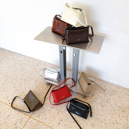 leather bag, hobo bag, cowhide bag, bucks and leather, coin bag, genuine leather bag, made in korea, bag from korea, 韓國製造，韓國真皮袋，韓國設計師品牌，牛皮袋，媽咪袋，mommy bag, hobo袋，韓國代購