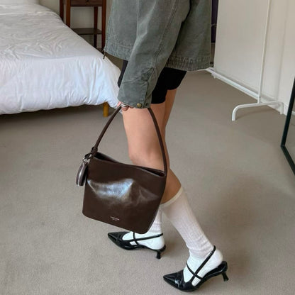 leather bag, hobo bag, cowhide bag, bucks and leather, coin bag, genuine leather bag, made in korea, bag from korea, 韓國製造，韓國真皮袋，韓國設計師品牌，牛皮袋，媽咪袋，mommy bag, hobo袋，韓國代購