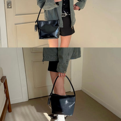 leather bag, hobo bag, cowhide bag, bucks and leather, coin bag, genuine leather bag, made in korea, bag from korea, 韓國製造，韓國真皮袋，韓國設計師品牌，牛皮袋，媽咪袋，mommy bag, hobo袋，韓國代購