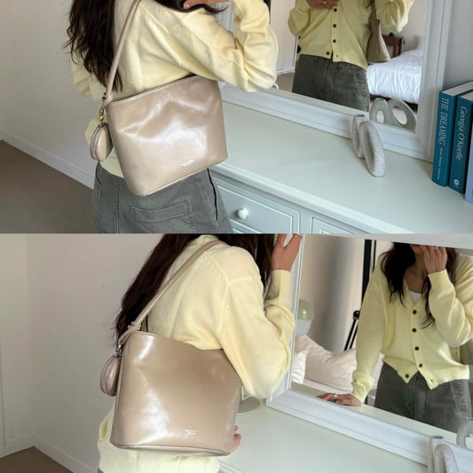 leather bag, hobo bag, cowhide bag, bucks and leather, coin bag, genuine leather bag, made in korea, bag from korea, 韓國製造，韓國真皮袋，韓國設計師品牌，牛皮袋，媽咪袋，mommy bag, hobo袋，韓國代購