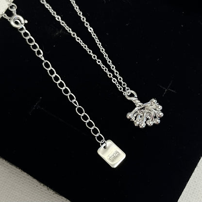 925 Silver Horseshoe clasps Necklace and Earrings Made in Korea 925純銀馬蹄扣頸鏈和耳環 韓國製造 純銀頸鏈 純銀耳環 Sterling Silver Necklace Sterling Silver Earrings 幸運馬蹄扣飾物 Symbolic Lucky horseshoe earrings and necklace