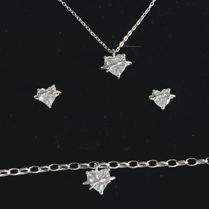 Discover the romantic Heart Shaped Gift Set in premium 925 silver. Delicate heart motifs sparkle across necklace, bracelet, earrings, and ring – the perfect timeless expression of love and everyday elegance.
#HeartJewelrySet #925SilverSet #HeartNecklace #HeartBracelet #HeartEarrings #HeartRing #GiftForHer #ValentinesJewelry #LoveSet #LuxurySilver
#心形套裝 #925銀飾套裝 #心形項鍊 #心形手鐲 #心形耳環 #心形戒指 #情人節禮物 #愛心得飾 #浪漫珠寶 #奢華銀飾