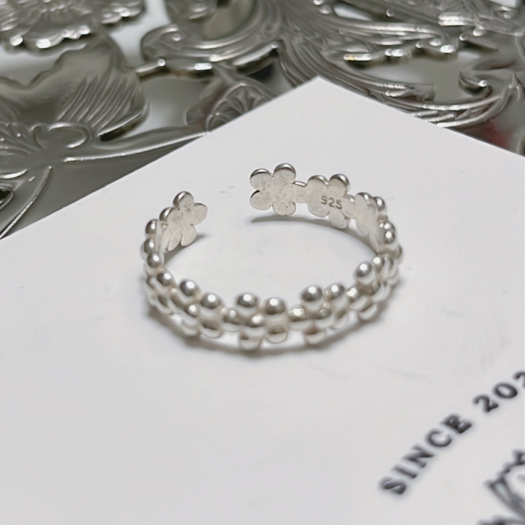 925 sterling silver ring, pure silver ring 925, sterling silver band women, 925 silver adjustable ring, minimalist silver ring, hypoallergenic 925 ring, fine silver ring 925, sterling silver stacking ring, 925 silver couple ring, authentic 925 sterling silver ring, 925純銀戒指, 純銀戒指女, S925銀戒指, 防敏925銀戒, 極簡純銀戒指, 正品925純銀戒指, 925銀開口戒指, 純銀疊戴戒指, 925銀情侶戒, 純銀尾戒