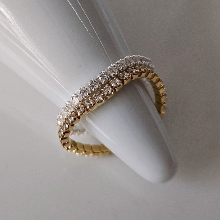 Discover the R83 1.5mm CZ Tennis Chain Ring in premium 925 silver. Delicate chain-inspired band lined with sparkling cubic zirconia stones offers timeless elegance and subtle iced-out glamour for everyday sophistication.

#R83Ring #CZTenisRing #925SilverJewelry #TennisChainRing #CubicZirconiaRing #FashionJewelry #IcedOutRing #SilverBand #LuxuryAccessories #ElegantRing

#R83戒指 #CZ網球鏈戒 #925銀飾 #網球鏈戒指 #鋯石戒指 #時尚珠寶 #鑲鑽戒 #銀細環 #聖誕禮物 #優雅戒指