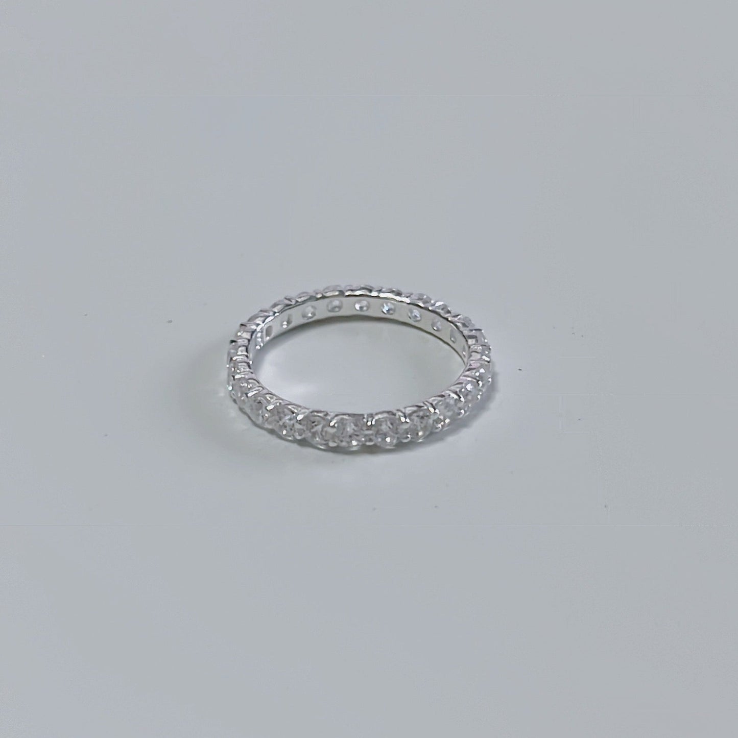 Discover the R86 2.5mm CZ Eternity Band Ring in radiant 925 silver. Full-circle sparkling cubic zirconia stones deliver timeless brilliance and eternal elegance for everyday luxury.
#R86EternityRing #CZBandRing #925SilverJewelry #EternityBand #CubicZirconiaRing #FashionJewelry #SilverEternity #LuxuryBand #StatementRing #BridalJewelry
#R86永恆戒 #CZ全圈戒 #925銀戒 #永恆細環 #立方氧化鋯戒 #時尚珠寶 #銀永恆圈 #奢華細環 #造型戒指 #婚戒