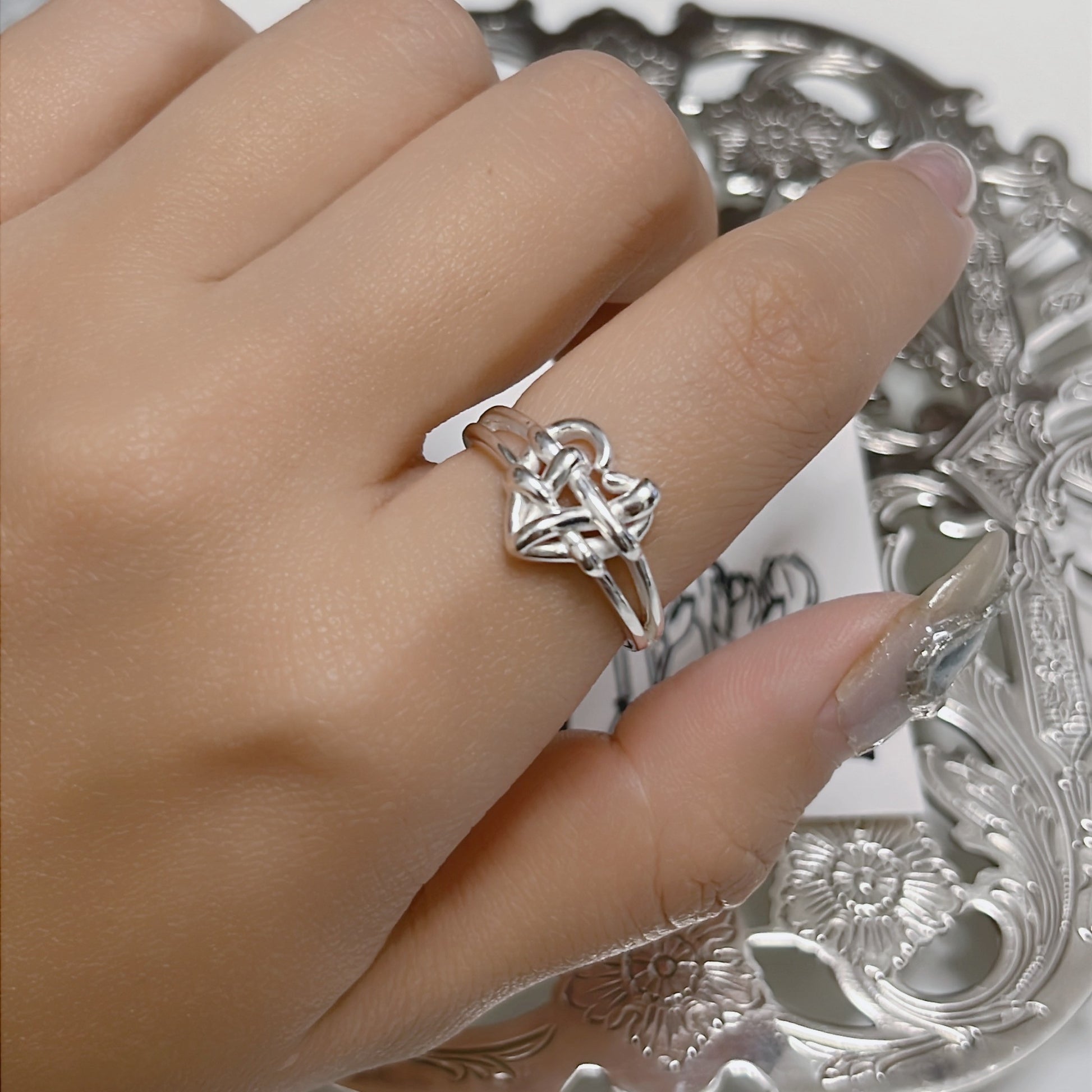 925 sterling silver ring, pure silver ring 925, sterling silver band women, 925 silver adjustable ring, minimalist silver ring, hypoallergenic 925 ring, fine silver ring 925, sterling silver stacking ring, 925 silver couple ring, authentic 925 sterling silver ring, 925純銀戒指, 純銀戒指女, S925銀戒指, 防敏925銀戒, 極簡純銀戒指, 正品925純銀戒指, 925銀開口戒指, 純銀疊戴戒指, 925銀情侶戒, 純銀尾戒