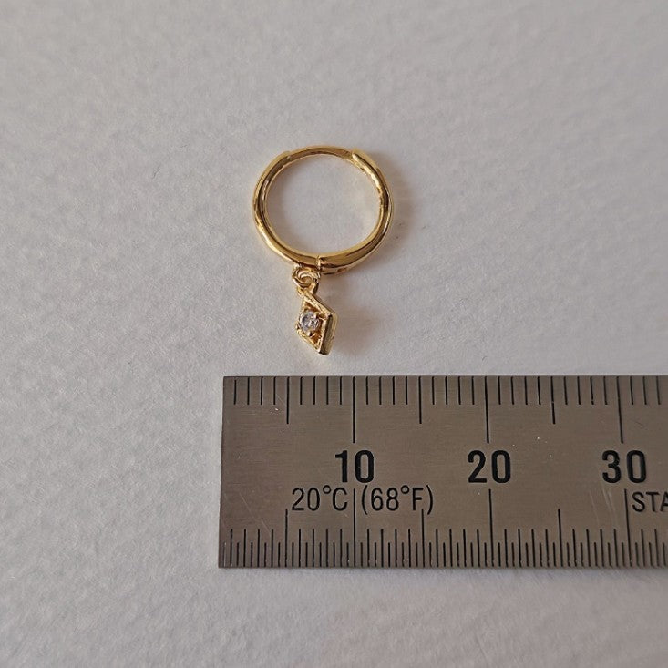 E44 Rhombus Hoop Earrings: Bold 925 silver geometric hoops from Korea. Lightweight, hypoallergenic, modern edge for daily chic. Perfect Christmas sparkle!

#SilverEarrings, #925SterlingSilver, #SterlingSilverEarrings, #SilverJewelry, #HandmadeEarrings, #StatementEarrings, #EarringStyle, #MinimalistEarrings, #FashionJewelry, #JewelryAddict, #ChristmasGift, #GiftIdea

#925純銀耳環, #銀飾耳環, #韓國飾品, #幾何耳環, #時尚銀飾, #手工耳環, #造型耳環, #極簡耳飾, #潮流飾品, #銀飾控, #聖誕禮物