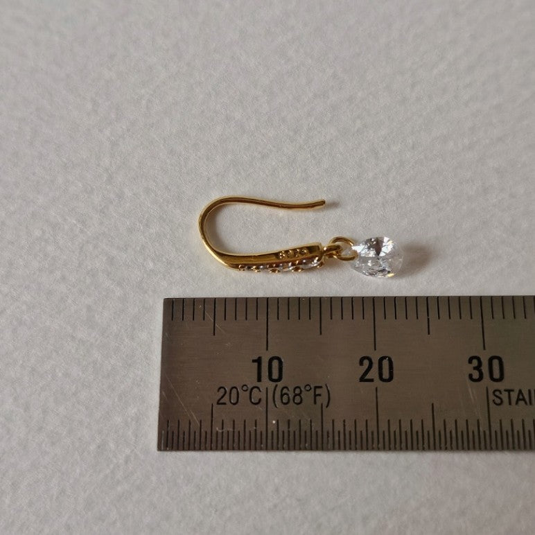 E45 Waterdrop Hoop Earrings: Elegant 925 silver teardrop hoops inspired by Korea. Fluid, hypoallergenic design for ethereal flow and daily grace. Ideal holiday shimmer!

#SilverEarrings, #925SterlingSilver, #HoopEarrings, #DropEarrings, #SilverJewelry, #HandmadeEarrings, #StatementEarrings, #EarringStyle, #MinimalistEarrings, #FashionJewelry, #JewelryAddict, #ChristmasGift, #GiftIdea

#925純銀耳環, #銀飾耳環, #韓國飾品, #水滴耳環, #時尚銀飾, #手工耳環, #造型耳環, #極簡耳飾, #潮流飾品, #銀飾控, #聖誕禮物