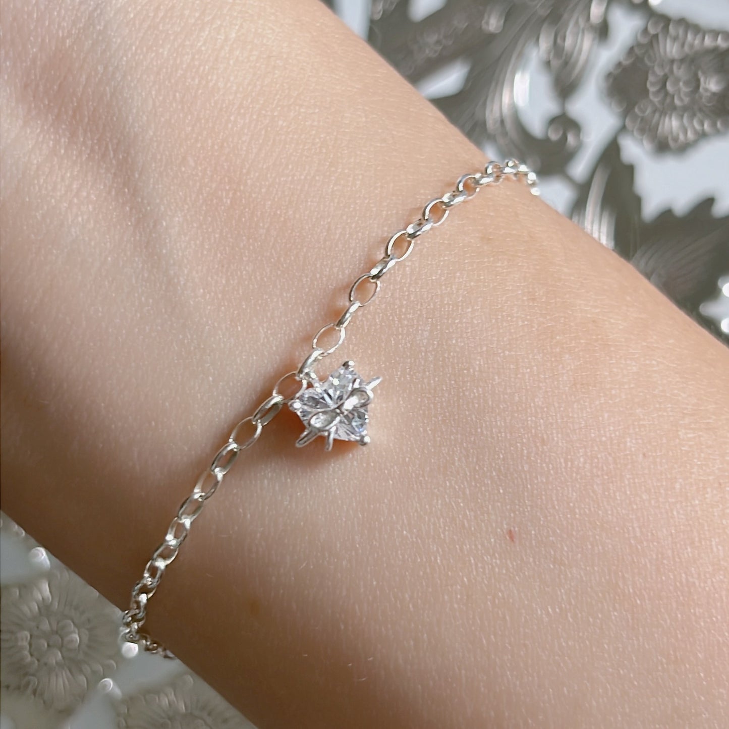 Discover the romantic Heart Shaped Gift Set in premium 925 silver. Delicate heart motifs sparkle across necklace, bracelet, earrings, and ring – the perfect timeless expression of love and everyday elegance.
#HeartJewelrySet #925SilverSet #HeartNecklace #HeartBracelet #HeartEarrings #HeartRing #GiftForHer #ValentinesJewelry #LoveSet #LuxurySilver
#心形套裝 #925銀飾套裝 #心形項鍊 #心形手鐲 #心形耳環 #心形戒指 #情人節禮物 #愛心得飾 #浪漫珠寶 #奢華銀飾