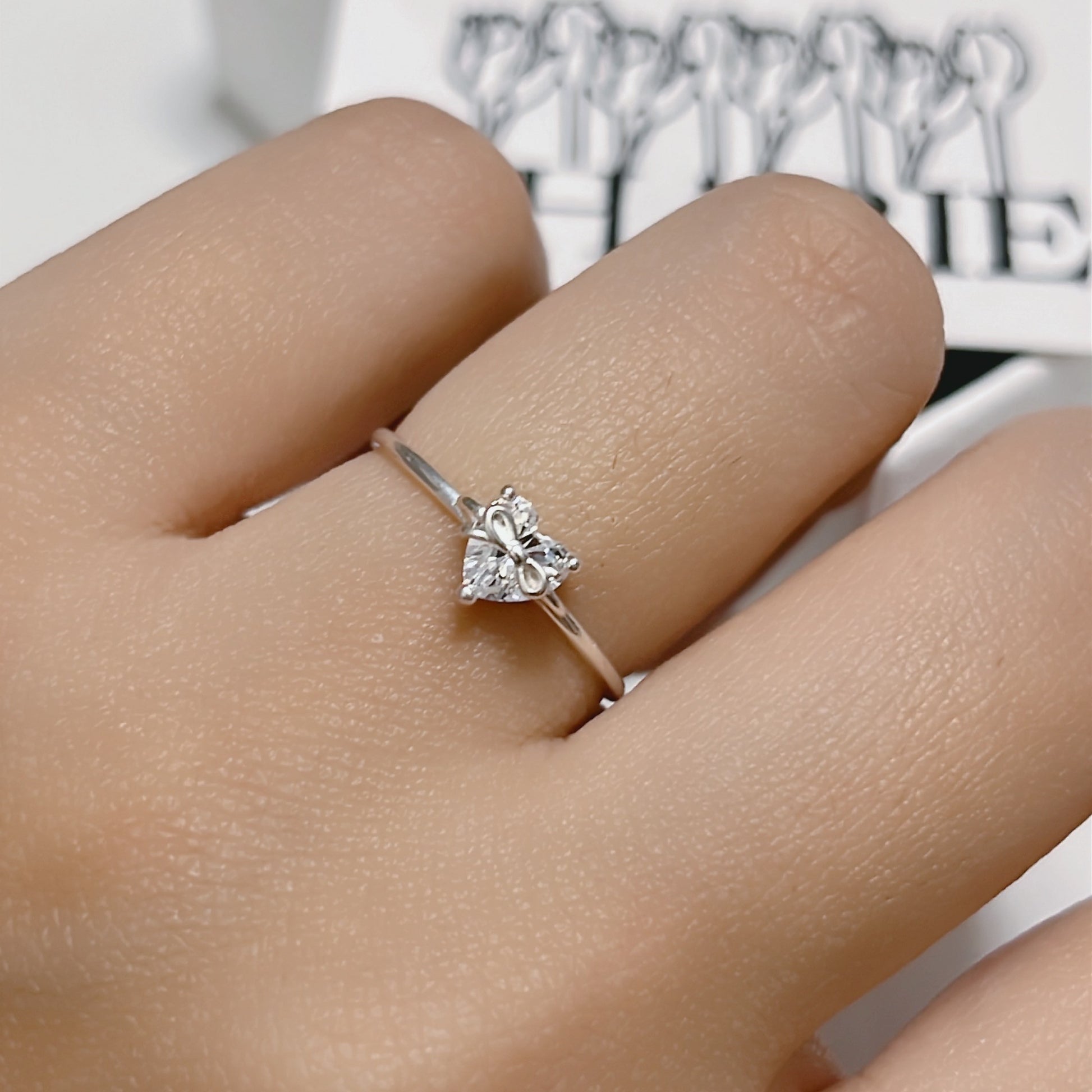 Discover the romantic Heart Shaped Gift Set in premium 925 silver. Delicate heart motifs sparkle across necklace, bracelet, earrings, and ring – the perfect timeless expression of love and everyday elegance.
#HeartJewelrySet #925SilverSet #HeartNecklace #HeartBracelet #HeartEarrings #HeartRing #GiftForHer #ValentinesJewelry #LoveSet #LuxurySilver
#心形套裝 #925銀飾套裝 #心形項鍊 #心形手鐲 #心形耳環 #心形戒指 #情人節禮物 #愛心得飾 #浪漫珠寶 #奢華銀飾