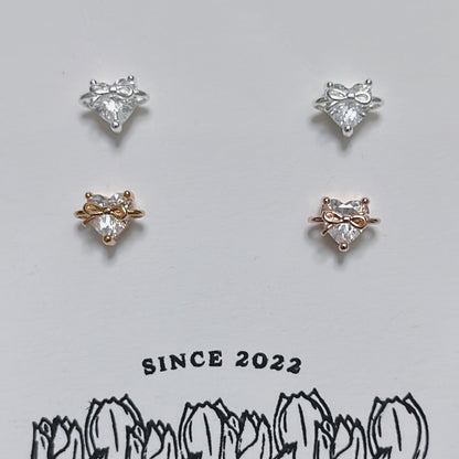 Discover the romantic Heart Shaped Gift Set in premium 925 silver. Delicate heart motifs sparkle across necklace, bracelet, earrings, and ring – the perfect timeless expression of love and everyday elegance.
#HeartJewelrySet #925SilverSet #HeartNecklace #HeartBracelet #HeartEarrings #HeartRing #GiftForHer #ValentinesJewelry #LoveSet #LuxurySilver
#心形套裝 #925銀飾套裝 #心形項鍊 #心形手鐲 #心形耳環 #心形戒指 #情人節禮物 #愛心得飾 #浪漫珠寶 #奢華銀飾